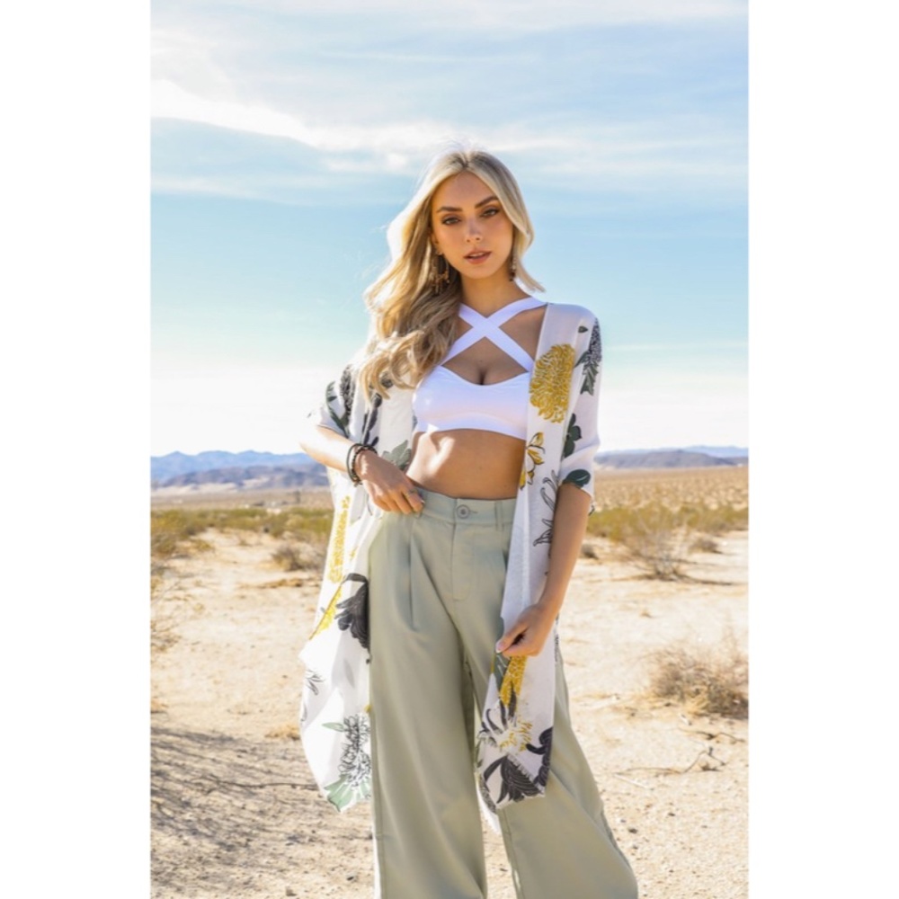 SOLD OUT White Floral Flower Bohemian Print Motif Kimono Wrap Coverup Open Top - Picture 1 of 3